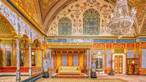  Grand Bazaar Style – A Journey Through Textile Treasures and Ottoman Splendor